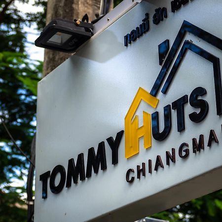 Hotel Tommy Huts Chiang Mai Esterno foto