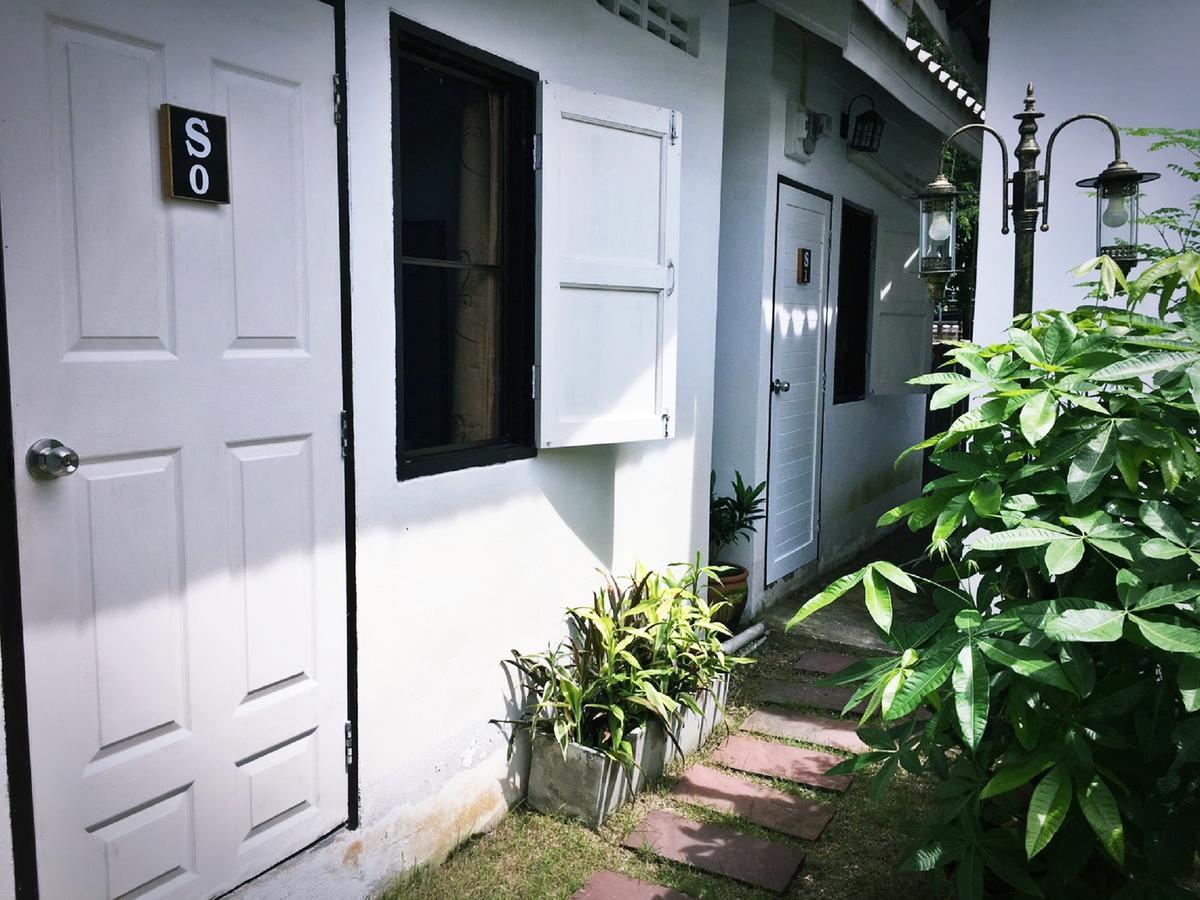 Hotel Tommy Huts Chiang Mai Esterno foto
