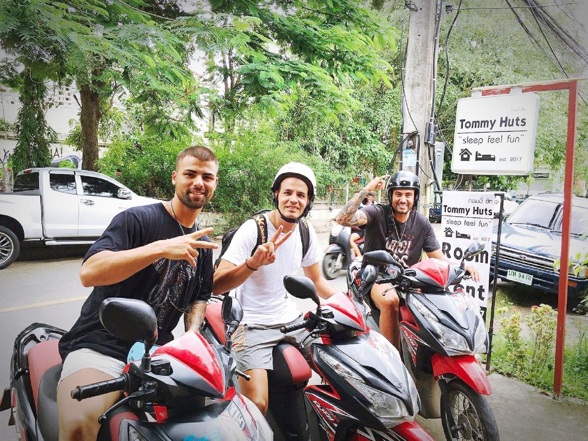 Hotel Tommy Huts Chiang Mai Esterno foto