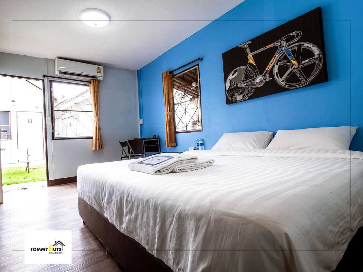 Hotel Tommy Huts Chiang Mai Esterno foto