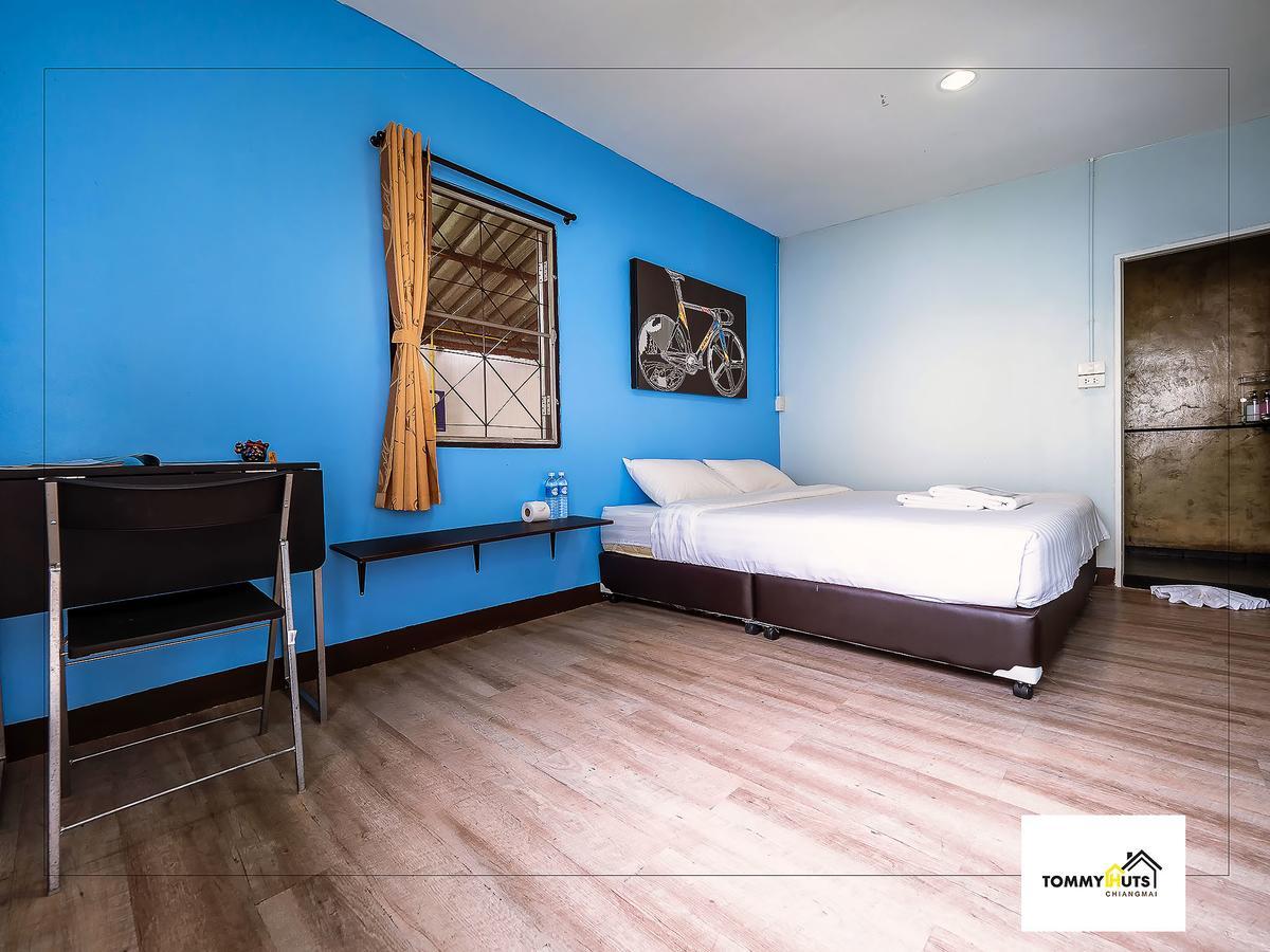 Hotel Tommy Huts Chiang Mai Esterno foto
