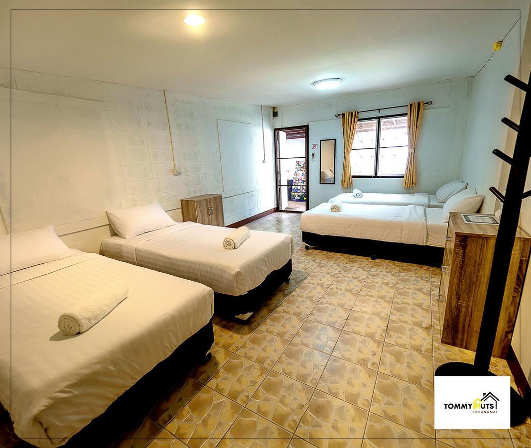Hotel Tommy Huts Chiang Mai Esterno foto