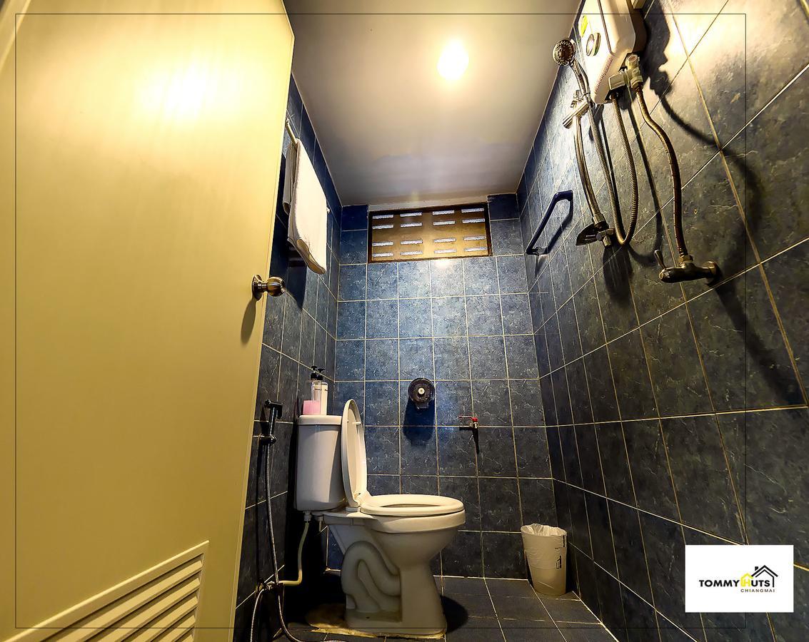 Hotel Tommy Huts Chiang Mai Esterno foto