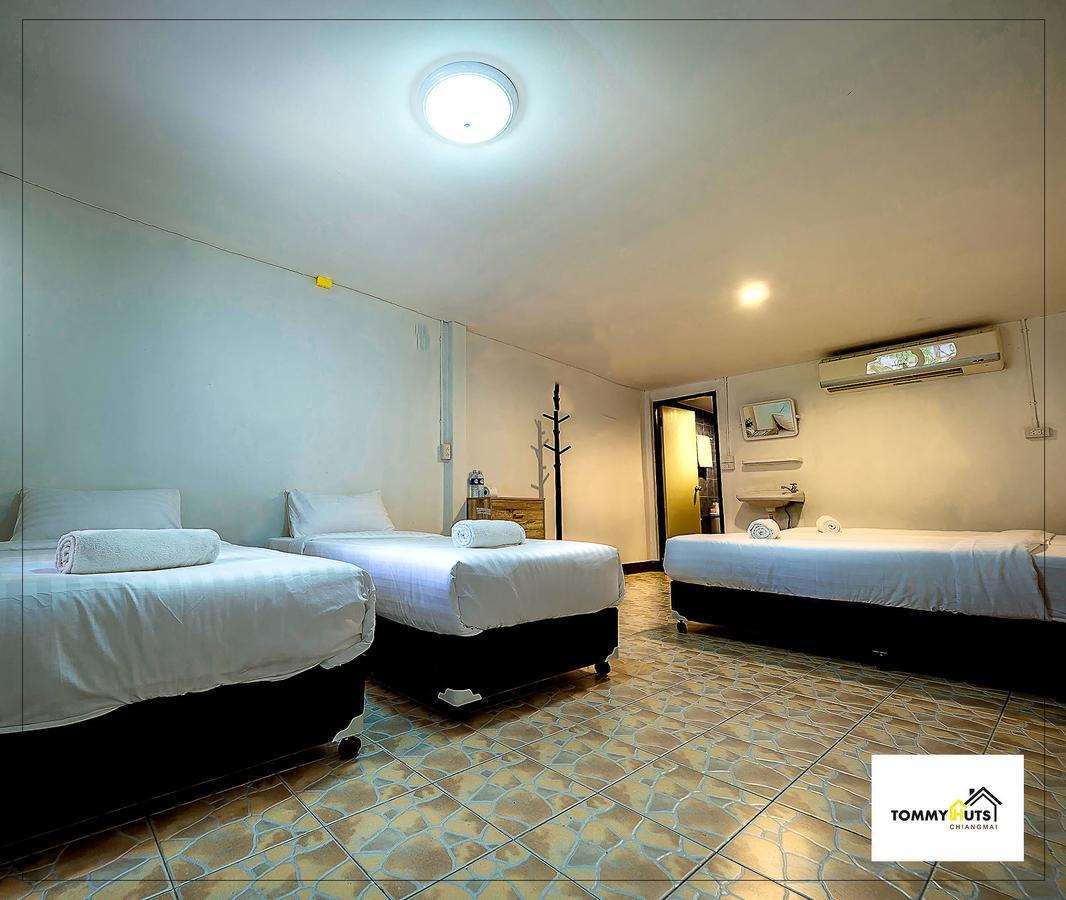 Hotel Tommy Huts Chiang Mai Esterno foto