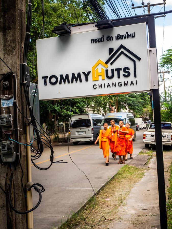 Hotel Tommy Huts Chiang Mai Esterno foto