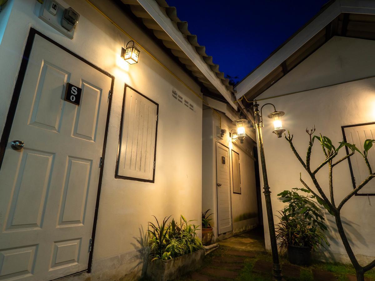 Hotel Tommy Huts Chiang Mai Esterno foto
