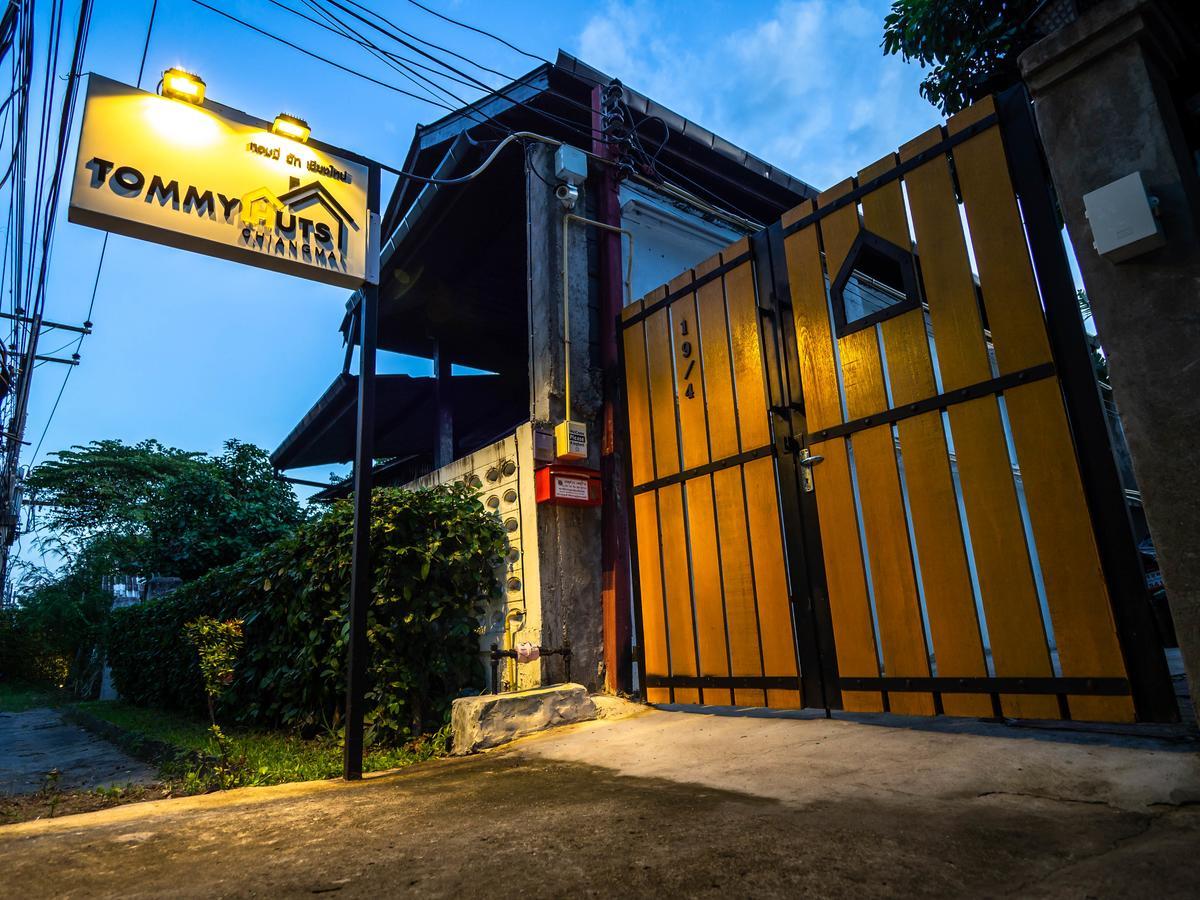 Hotel Tommy Huts Chiang Mai Esterno foto