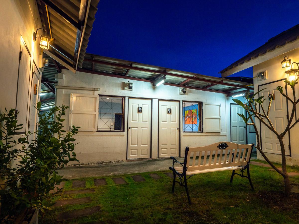 Hotel Tommy Huts Chiang Mai Esterno foto