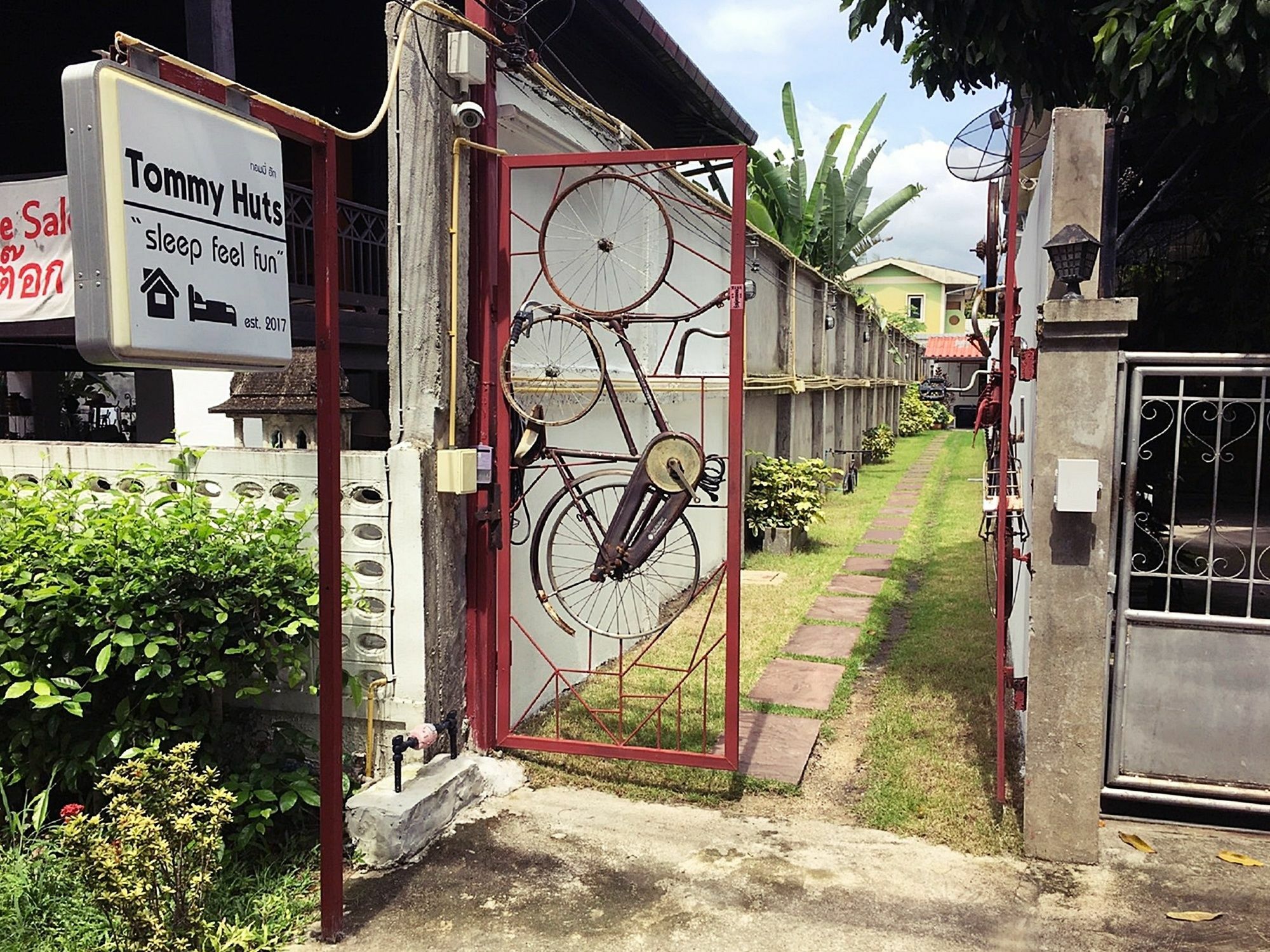 Hotel Tommy Huts Chiang Mai Esterno foto