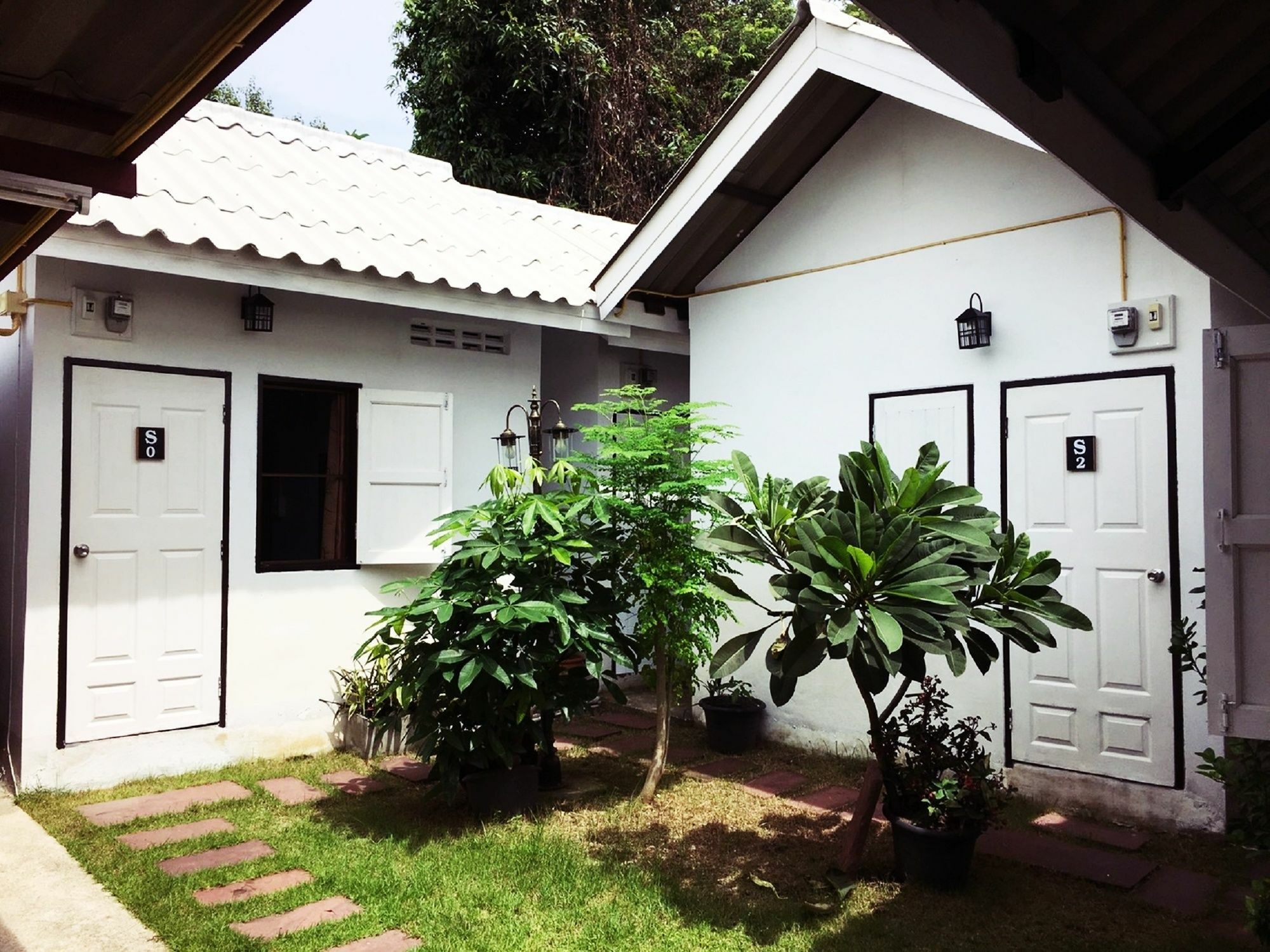 Hotel Tommy Huts Chiang Mai Esterno foto